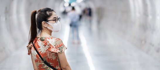 young Asian girl wearing Surgical face mask protect coronavirus inflection, Happy tourist woman ...