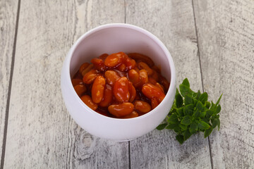 Baked kidney with tomato sauce