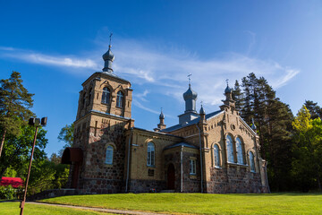 Fototapeta na wymiar Cerkiew św. Anny – prawosławna cerkiew parafialna w w Królowym Moście