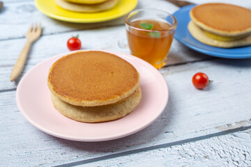Fototapeta na wymiar Dorayaki Pancakes stuffed with Vanilla Japanese food.