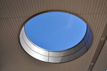 Fototapeta premium マンションエントランス 青空 