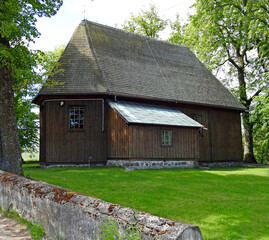 wybudowany z drewna w 1610 roku drewniany kosciol katolicki pod wezwaniem swietej anny w kamiennej starej na podlasiu w polsce