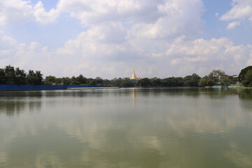 Lac Kandawgyi à Yangon, Myanmar	