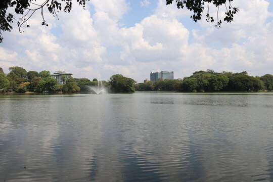 Lac Kandawgyi &agrave; Yangon, Myanmar