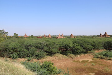 Temples dans la plaine de Bagan, Myanmar	