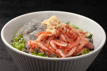 生桜海老と生しらす丼