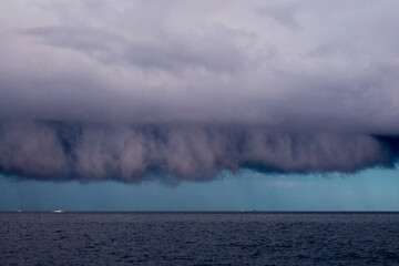 Thunderstorm - Gewitter auf offenem Meer