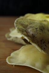 Pasta rellena de setas y trufa