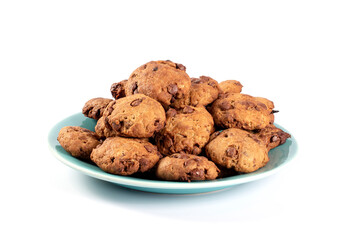 Cookies de chocolate com gotas de chocolate.