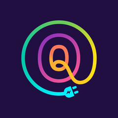 Q letter logo in a circle with plug adapter cable.