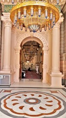 Obraz premium Medina / Saudi Arabia - 8 Jan 2018 - Prophet Mohammed Mosque, Al Masjid an Nabawi - Medina - Saudi Arabia 