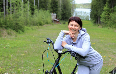 Obraz premium sporty woman on a bicycle