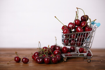 Ciliegie mature e succose dal colore rosso intenso