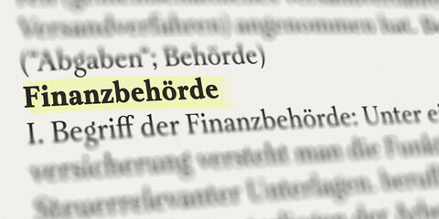 Finanzbeh&ouml;rde im Buch mit Textmarker  markiert 