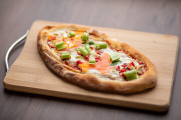 Quick meal - Egg beacon pizza