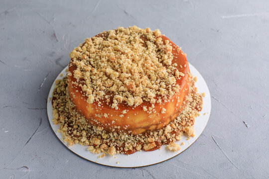  cake honey sprinkled with nuts confectionery sweets delivery