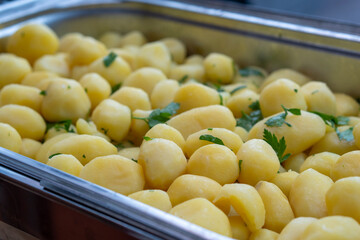 Potatoes peeled and ready to eat