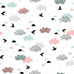 Tapeten Niedliche Cartoon-Fliegenvögel und Wolken. Geometrisches natürliches nahtloses Muster im skandinavischen minimalistischen Stil © Tanya Syrytsyna