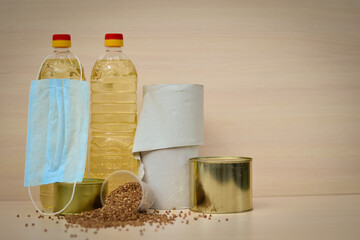 Sunflower oil, cereals, pasta, canned food. Free meals. Humanitarian aid. Grocery set