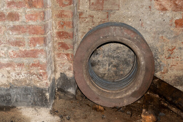 Casa e fabbrica abbandonata, Milano 