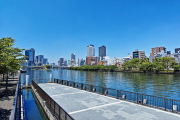 大阪天満橋 八軒家浜船着場の浮き桟橋 © Loco