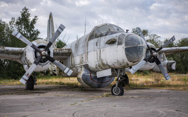 Military urbex of a lockheed plane P-2 forget inside an abandoned military base.