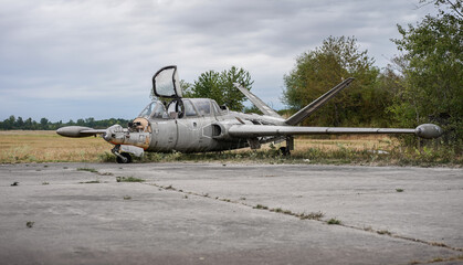 Military urbex of a lockheed plane P-2 forget inside an abandoned military base.