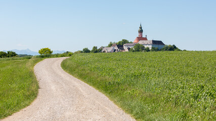 Footpath leading towards Kloster Andechs (Andechs Abbey)