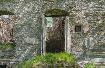 Naklejka premium ruins of manor in estonia