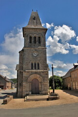 Fototapeta na wymiar Eglise de Pérols -sur-Vézère (Corrèze)