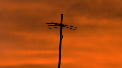 Antenna on the tan sky