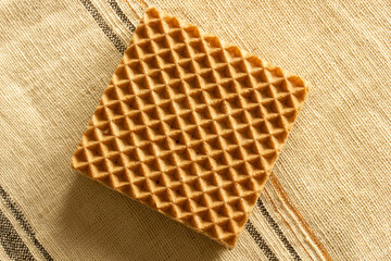 Crispy wafers with chocolate and hazelnut cream