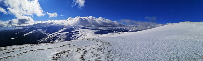 Fototapeta na wymiar Winter mountain landscape - panoramic view 