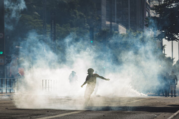 31-05-2020 - Manifestantes em confronto com a PM de SP na Avenida Paulista em meio a manifestação...