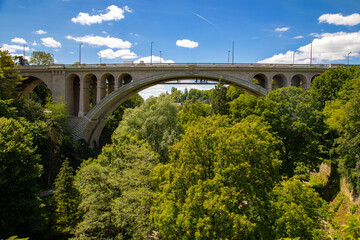 Fototapeta na wymiar Die Adolphe-Brücke in Luxemburg