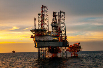 oil rig in the sunset