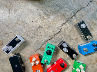 Mini Guitar Effect Set Basic interest For musicians who start playing guitar and are looking for an...
