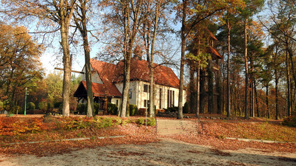 wybudowany w 1910 roku kosciol katolicki pod wezwaniem matki bozej milosierdzia ostrobramskiej w miejscowosci ruciane nida wojewodztwo warminsko mazurskie w polsce © Jacek Sakowicz