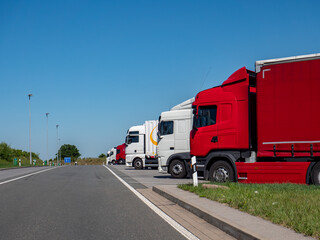 Logistik LKW auf dem Rastplatz Autobahn