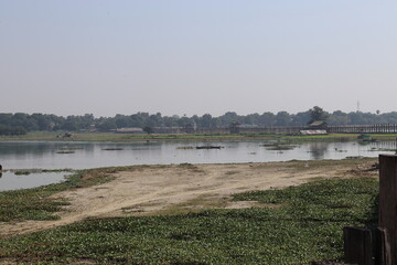 Lac Taungthaman à Amarapura, Myanmar	