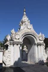 Porte du monastère Atumashi à Mandalay, Myanmar