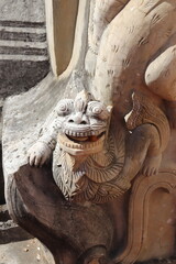 Statue d'une stupa, Shwe In Dein au lac Inle, Myanmar	