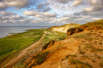 Wege durch die Dünen am Strand