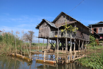 Village flottant sur le lac Inle, Myanmar