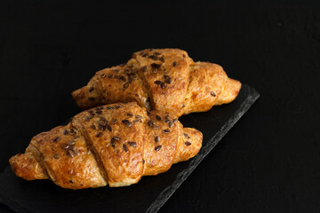 Круассаны с семенами льна