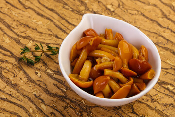 Pickled honey agaric