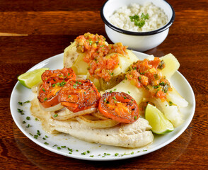plato típico con pescado