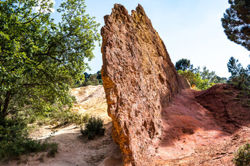 Colorado en Provence, terres d'ocres