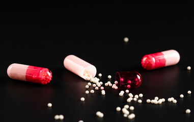 Contexte des capsules médicales avec contenu
