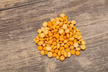 Raw dry peas for cooking